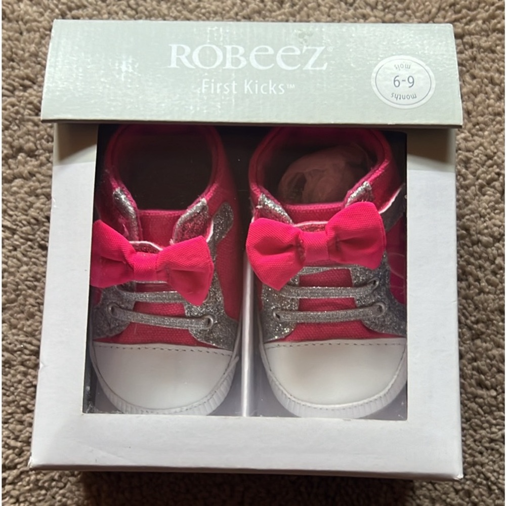 Pink robeez